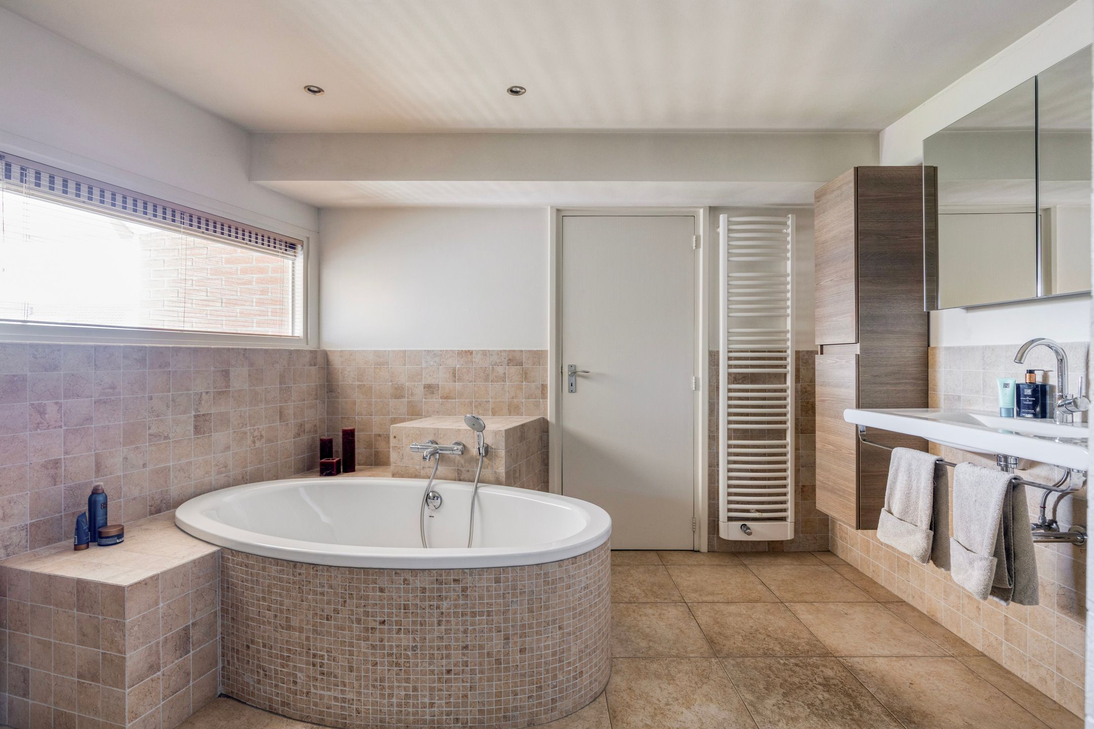 Photo 42 of Julianasingel 39