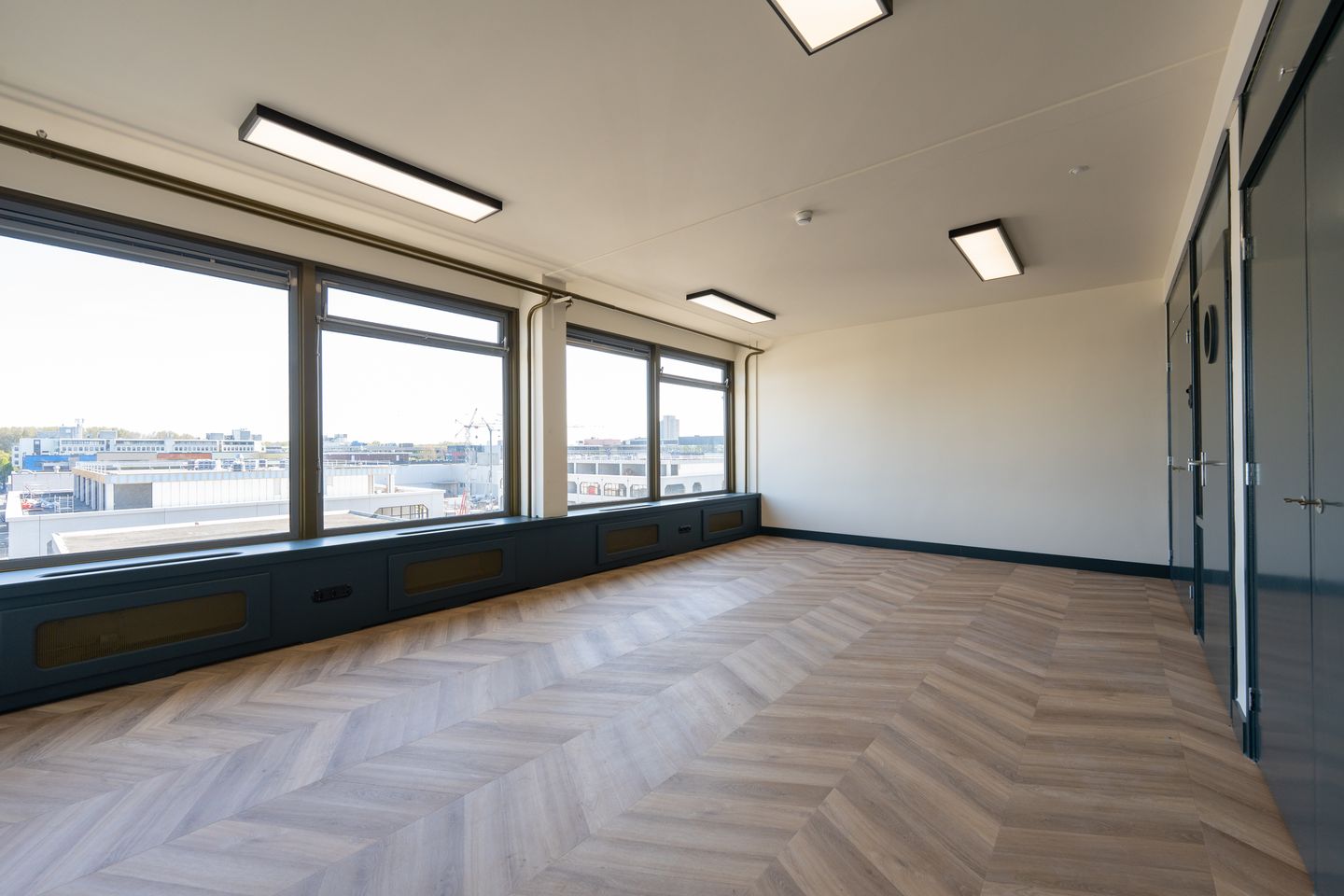 View photo 1 of Treubstraat 25-31