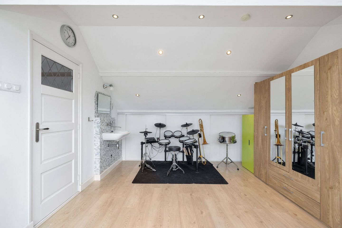 Foto 35 van Dolfijnlaan 95