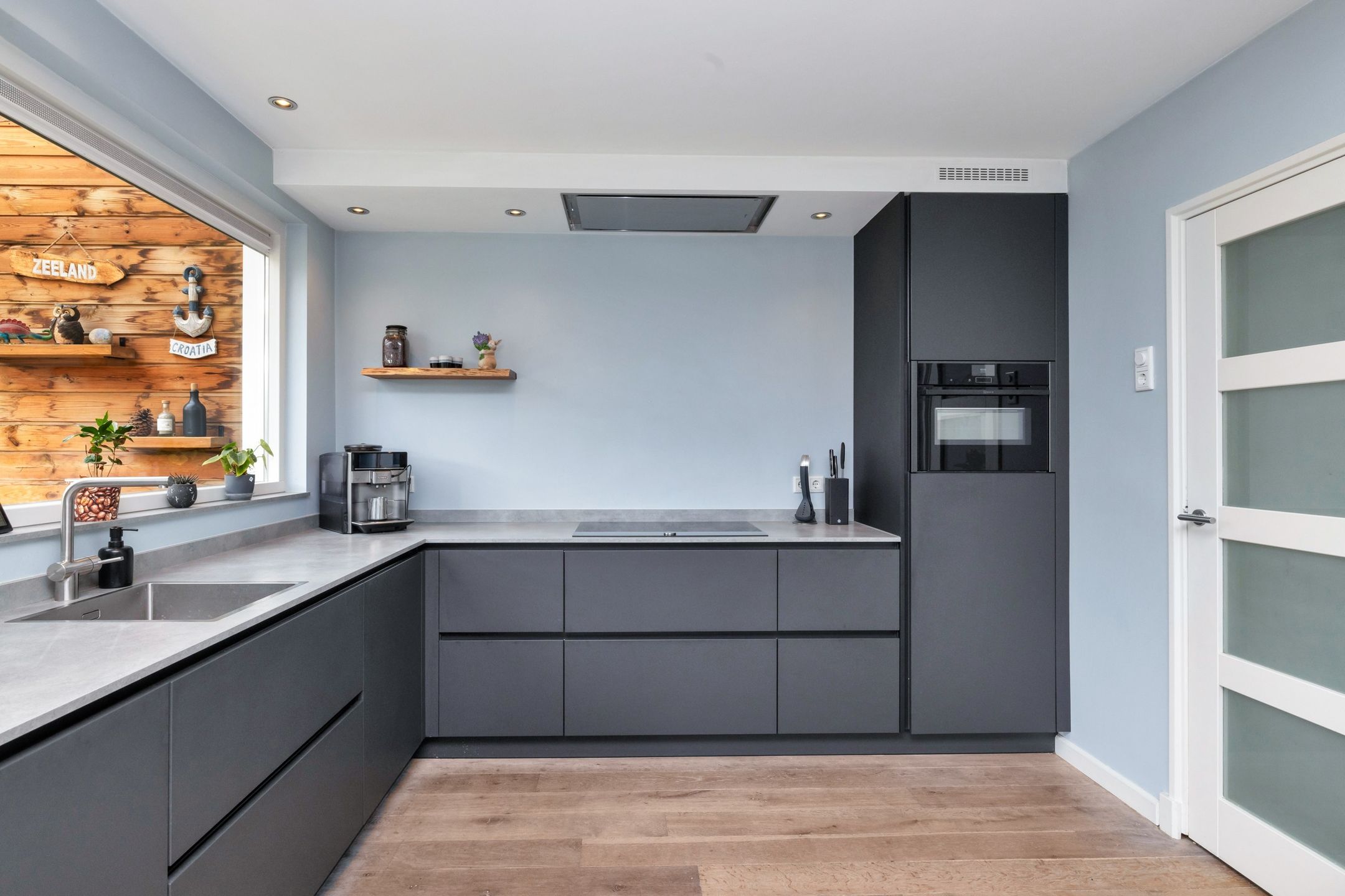 Foto 3 van Dolfijnlaan 95