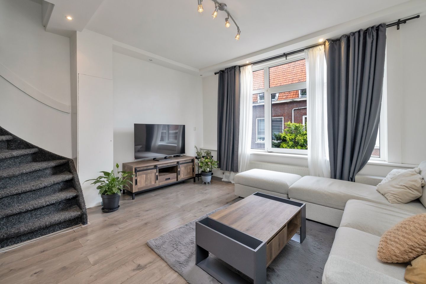 Photo 1 of Lijnzaadstraat 16-B