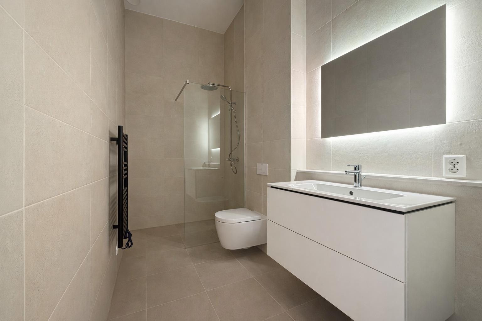 Foto 6 van Hadidkade 158