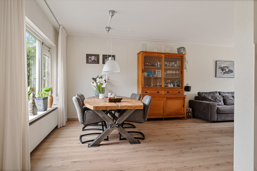 Photo 7 of Langeweide 329