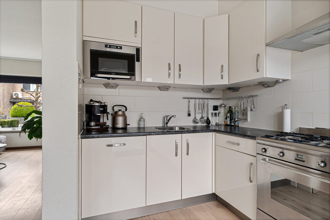 Photo 11 of Langeweide 329