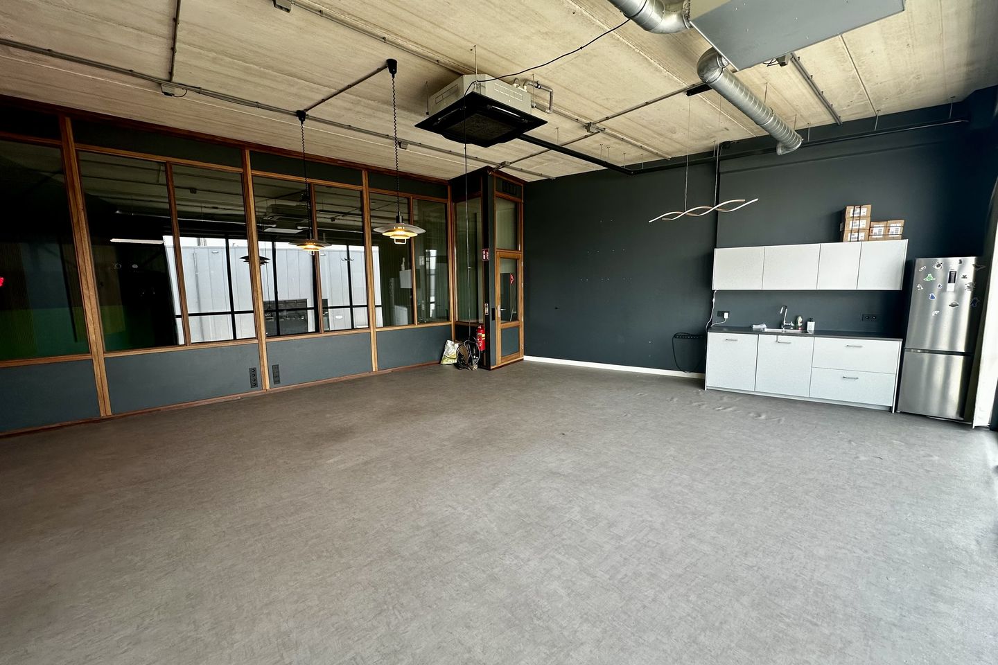 View photo 3 of Oostbaan 676