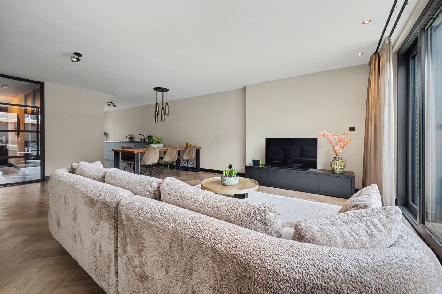 Foto 10 van Megenstraat 157