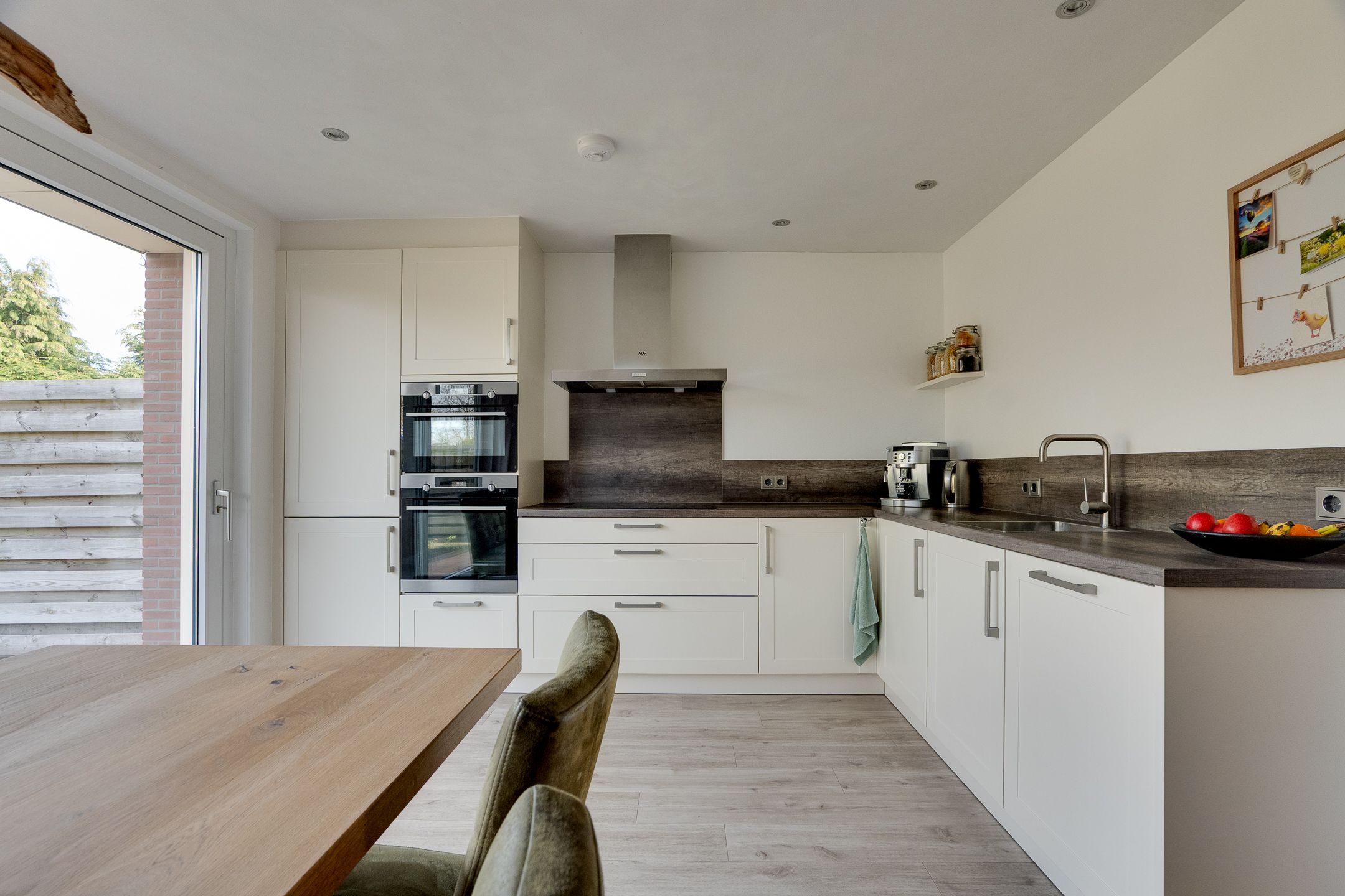 Photo 12 of Carry van Bruggenstraat 47