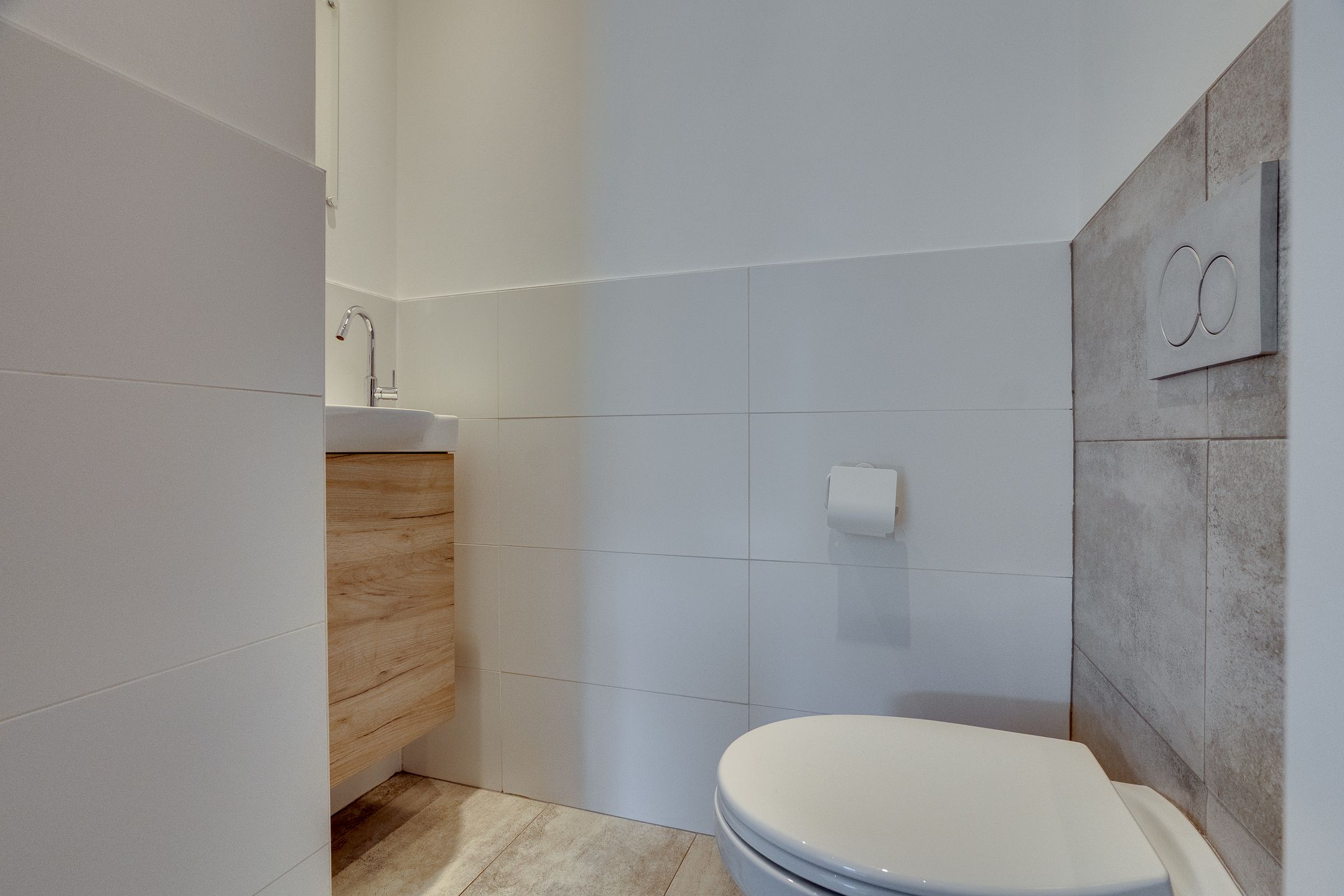 Photo 15 of Carry van Bruggenstraat 47