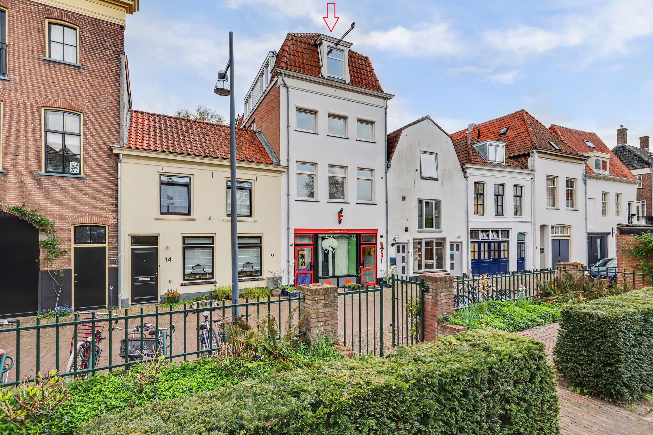 Unique Top-Floor Apartment with River Views in Zaltbommel City Center — 24
