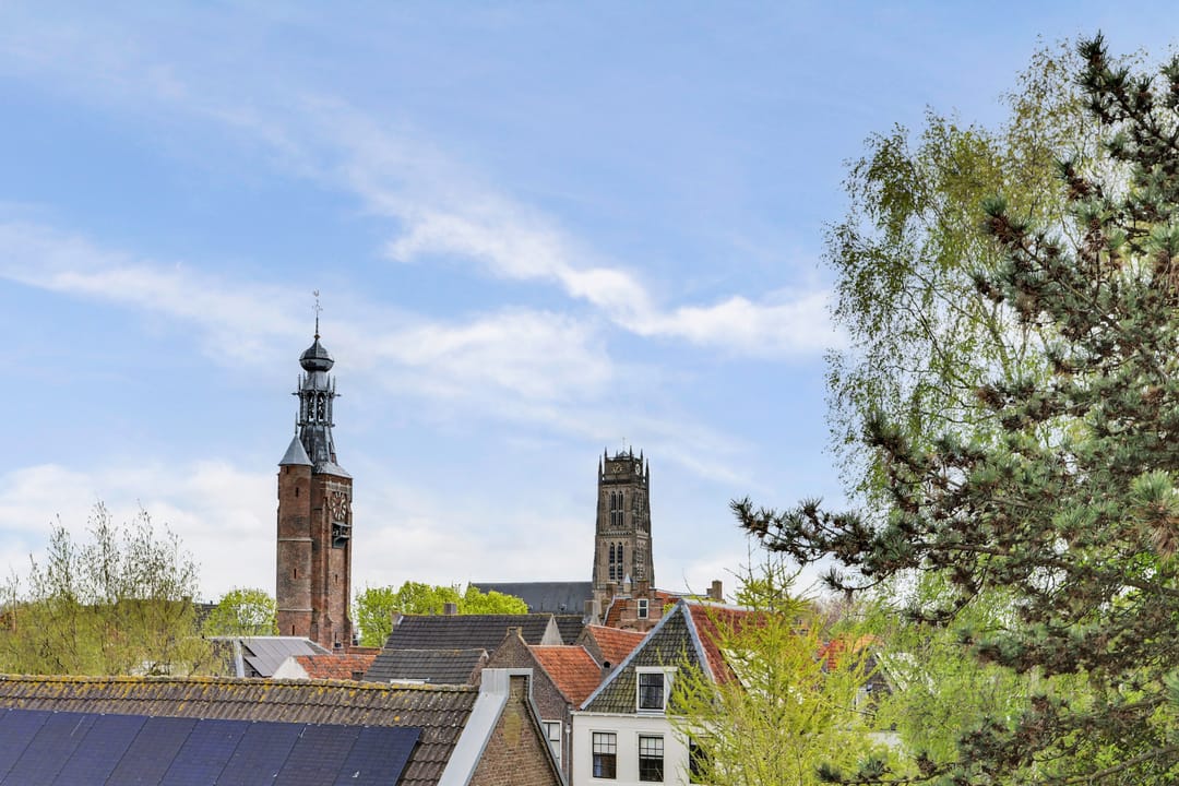 Unique Top-Floor Apartment with River Views in Zaltbommel City Center — 8