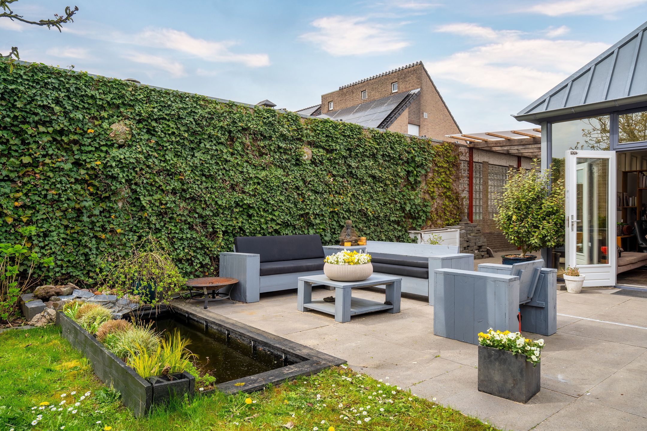 Architectural Waterfront Home with Glass Orangerie in Engelen — 27