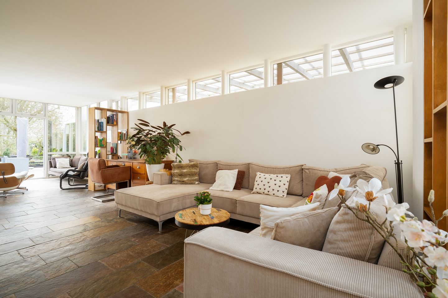 Architectural Waterfront Home with Glass Orangerie in Engelen — 14