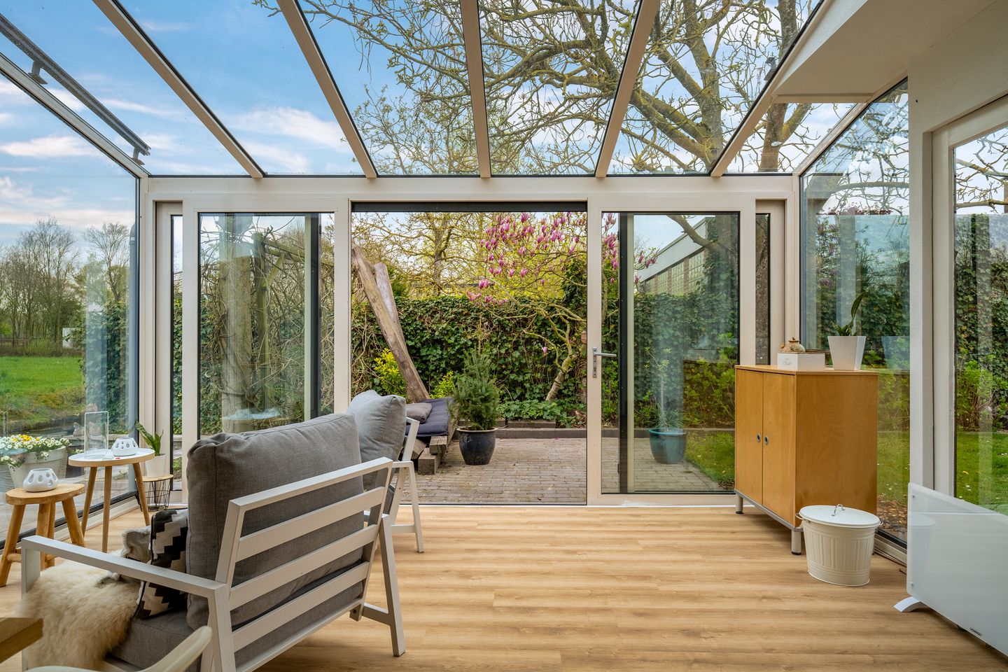 Architectural Waterfront Home with Glass Orangerie in Engelen — 34