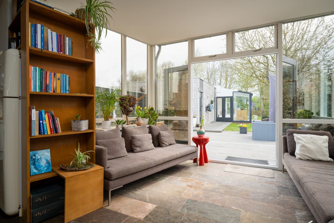 Architectural Waterfront Home with Glass Orangerie in Engelen — 23