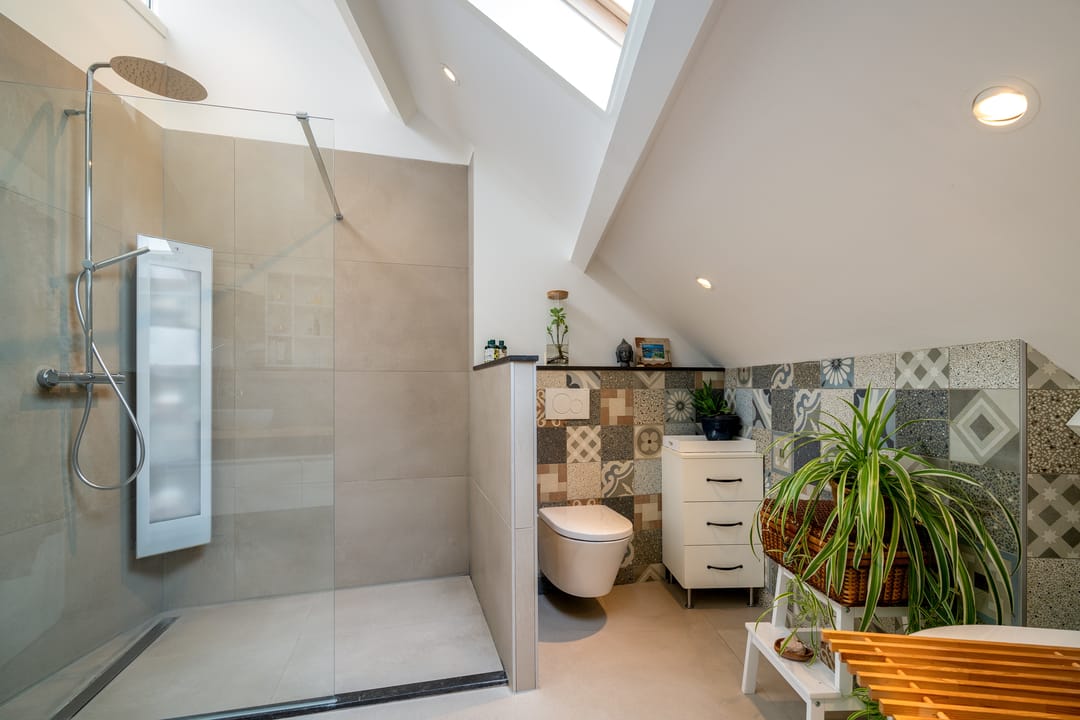 Architectural Waterfront Home with Glass Orangerie in Engelen — 61