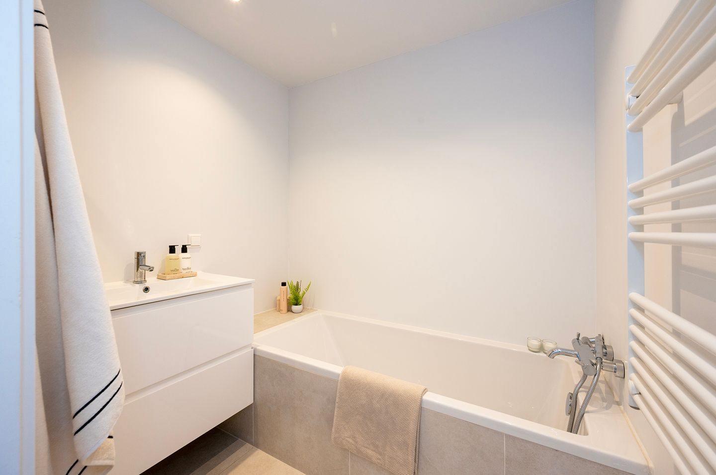 Foto 25 van Camera Obscuralaan 364