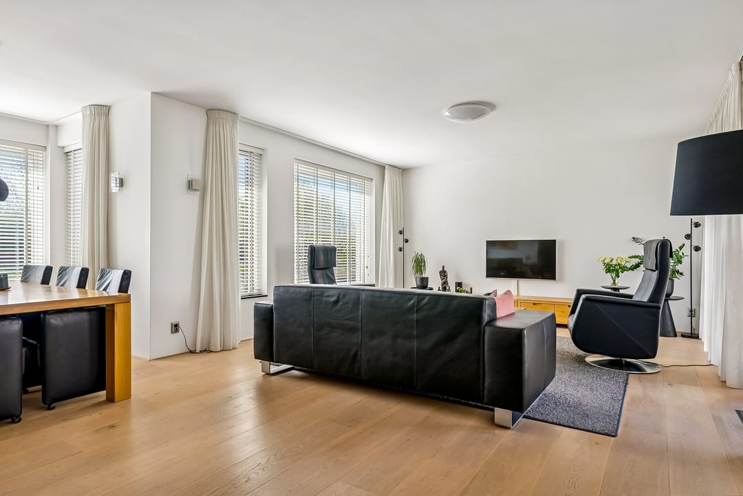 Photo 13 of Galjoen 11 63