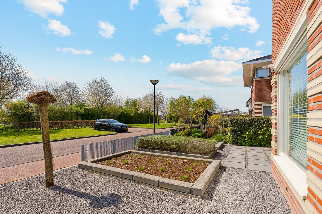 Photo 37 of Galjoen 11 63