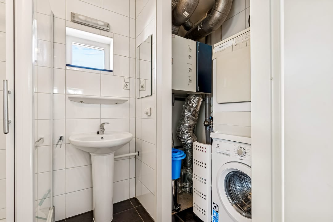 Photo 31 of Galjoen 11 63