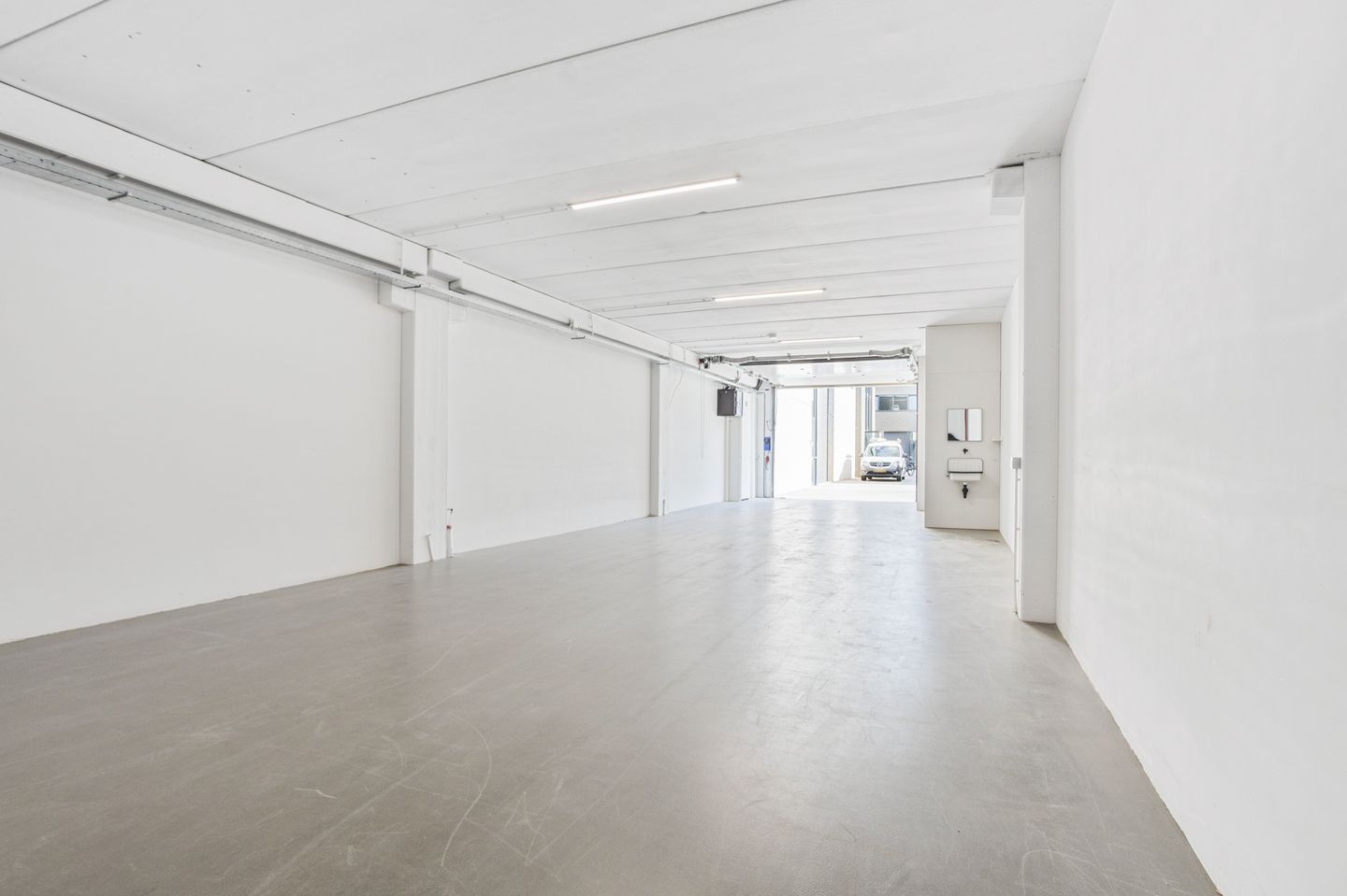 View photo 5 of Aalsmeerderweg 241-1