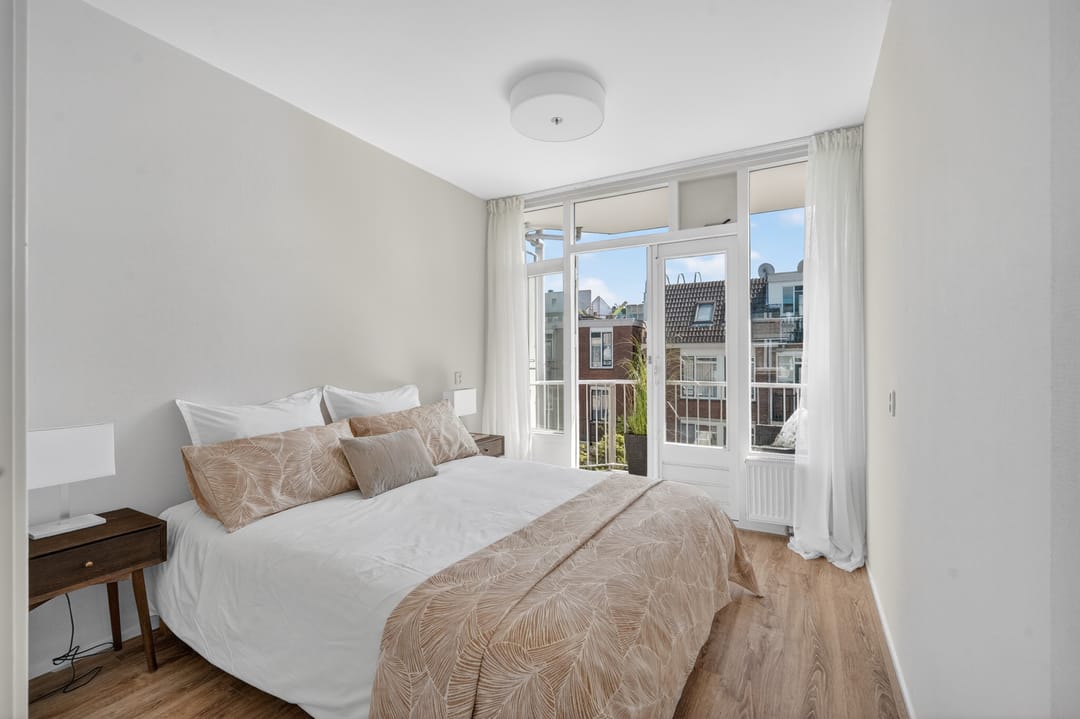 Photo 13 of Pieter Nieuwlandstraat 18-C