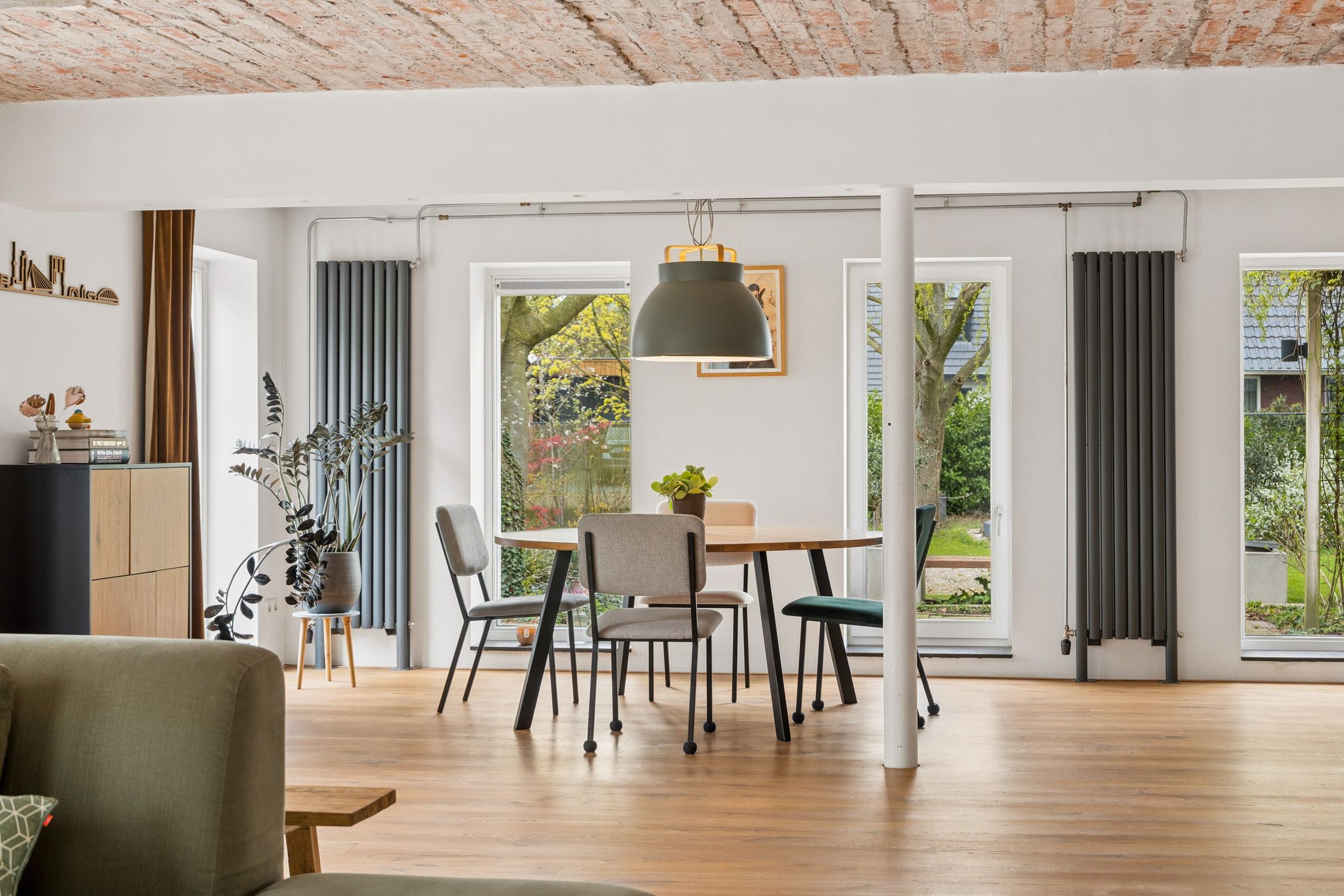 Luxuriously Renovated Semi-Detached Home with Studio and Greenhouse on Spacious 1,400m² Plot in Lent — 18