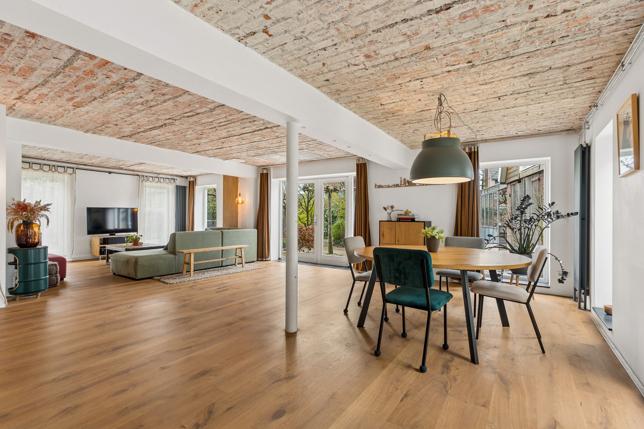 Luxuriously Renovated Semi-Detached Home with Studio and Greenhouse on Spacious 1,400m² Plot in Lent — 12