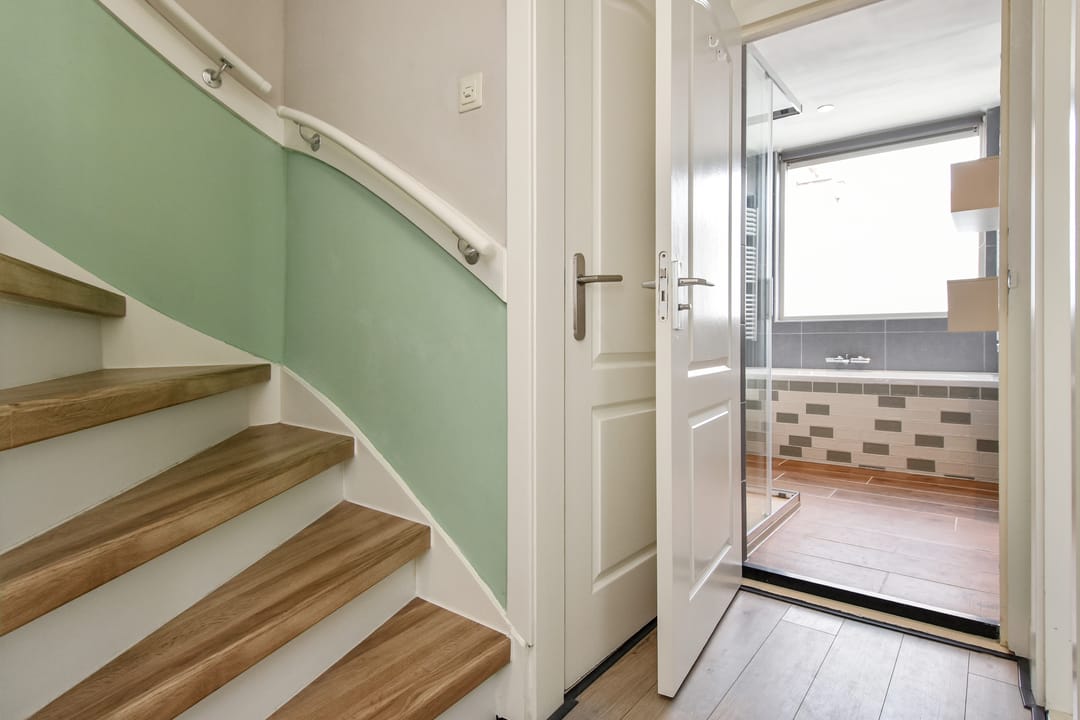 Spacious 8-room family home with flexible living options in Oud Loosduinen — 43