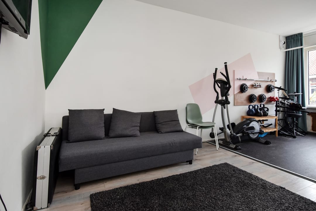 Spacious 8-room family home with flexible living options in Oud Loosduinen — 38