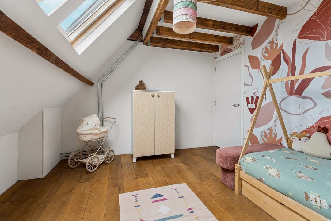 Luxuriously Renovated Semi-Detached Home with Studio and Greenhouse on Spacious 1,400m² Plot in Lent — 32