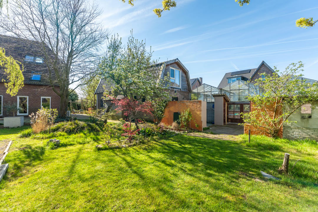 Luxuriously Renovated Semi-Detached Home with Studio and Greenhouse on Spacious 1,400m² Plot in Lent — 41