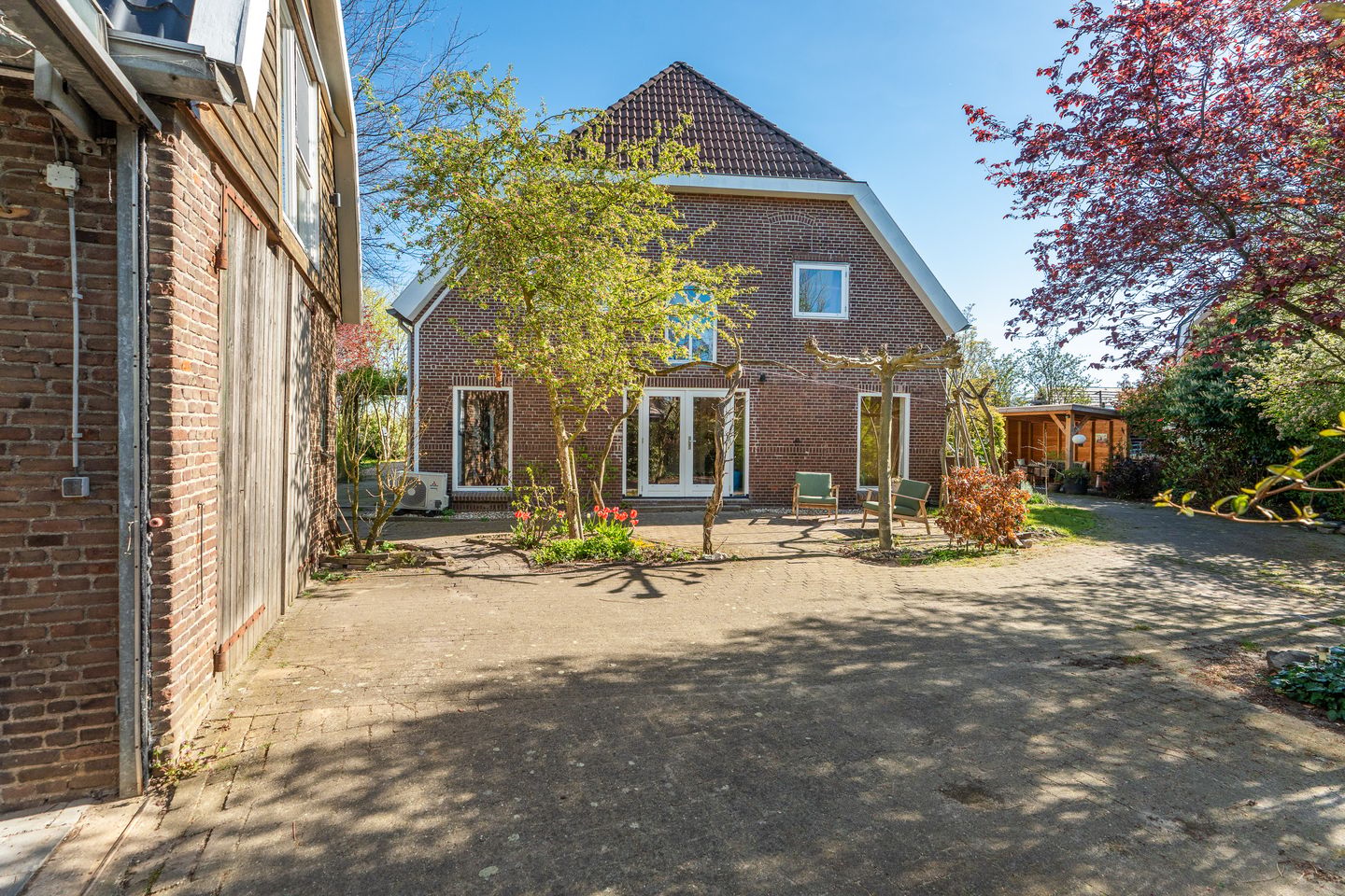 Luxuriously Renovated Semi-Detached Home with Studio and Greenhouse on Spacious 1,400m² Plot in Lent — 65