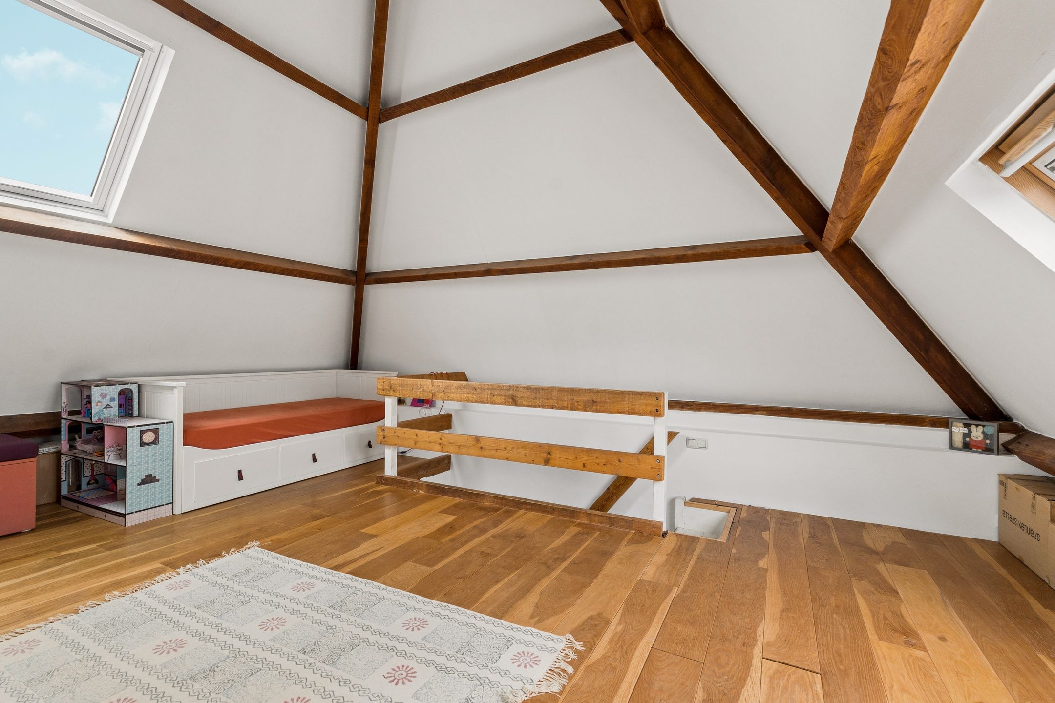 Luxuriously Renovated Semi-Detached Home with Studio and Greenhouse on Spacious 1,400m² Plot in Lent — 39