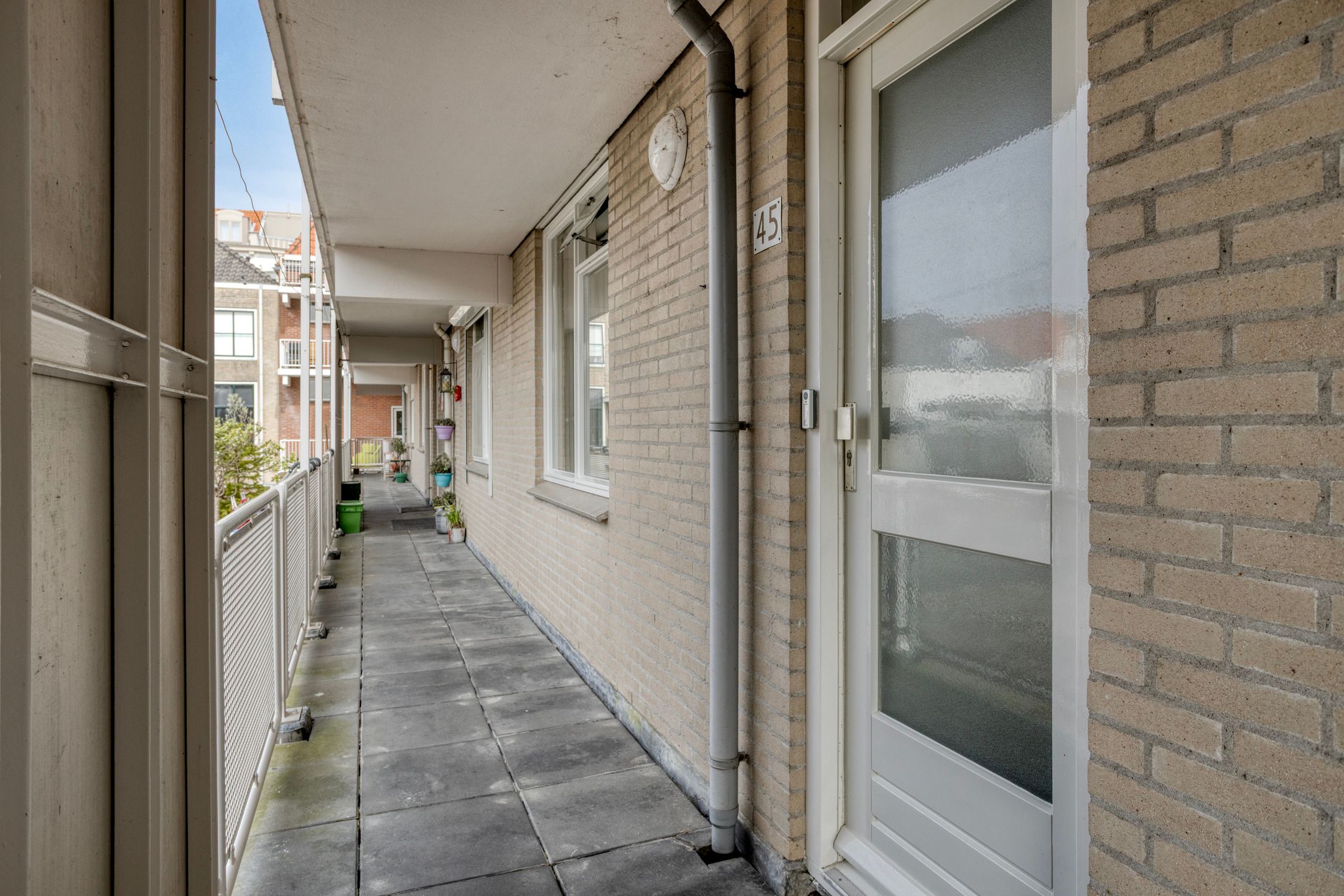 Photo 3 of Blauwedijk 45