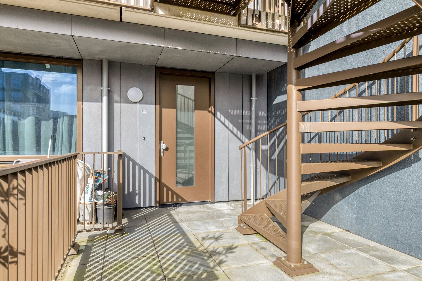 Modern Corner Apartment with Balcony at Osdorpplein — 20