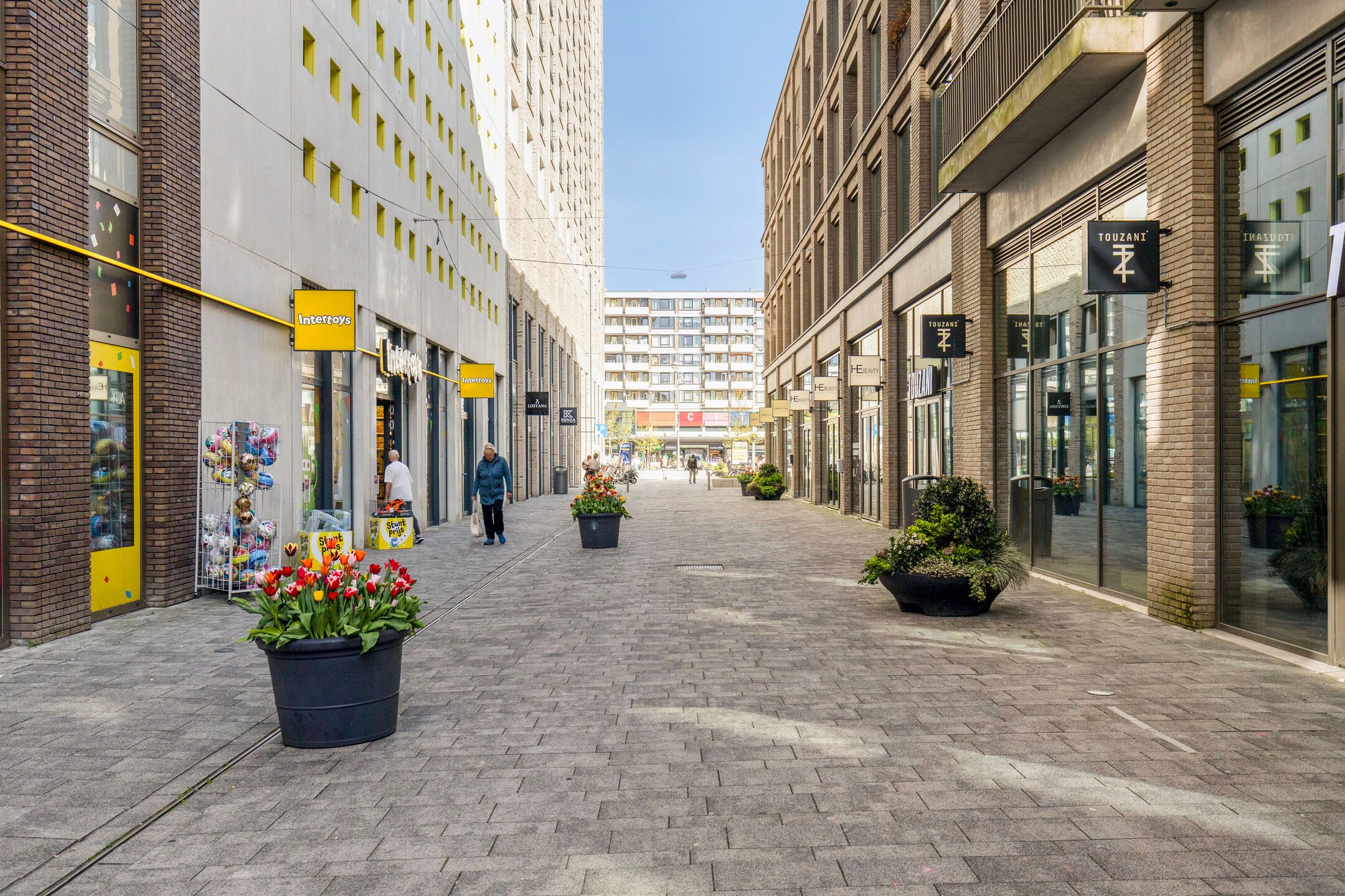 Modern Corner Apartment with Balcony at Osdorpplein — 27