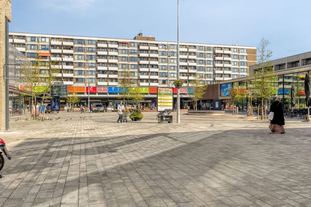 Modern Corner Apartment with Balcony at Osdorpplein — 28