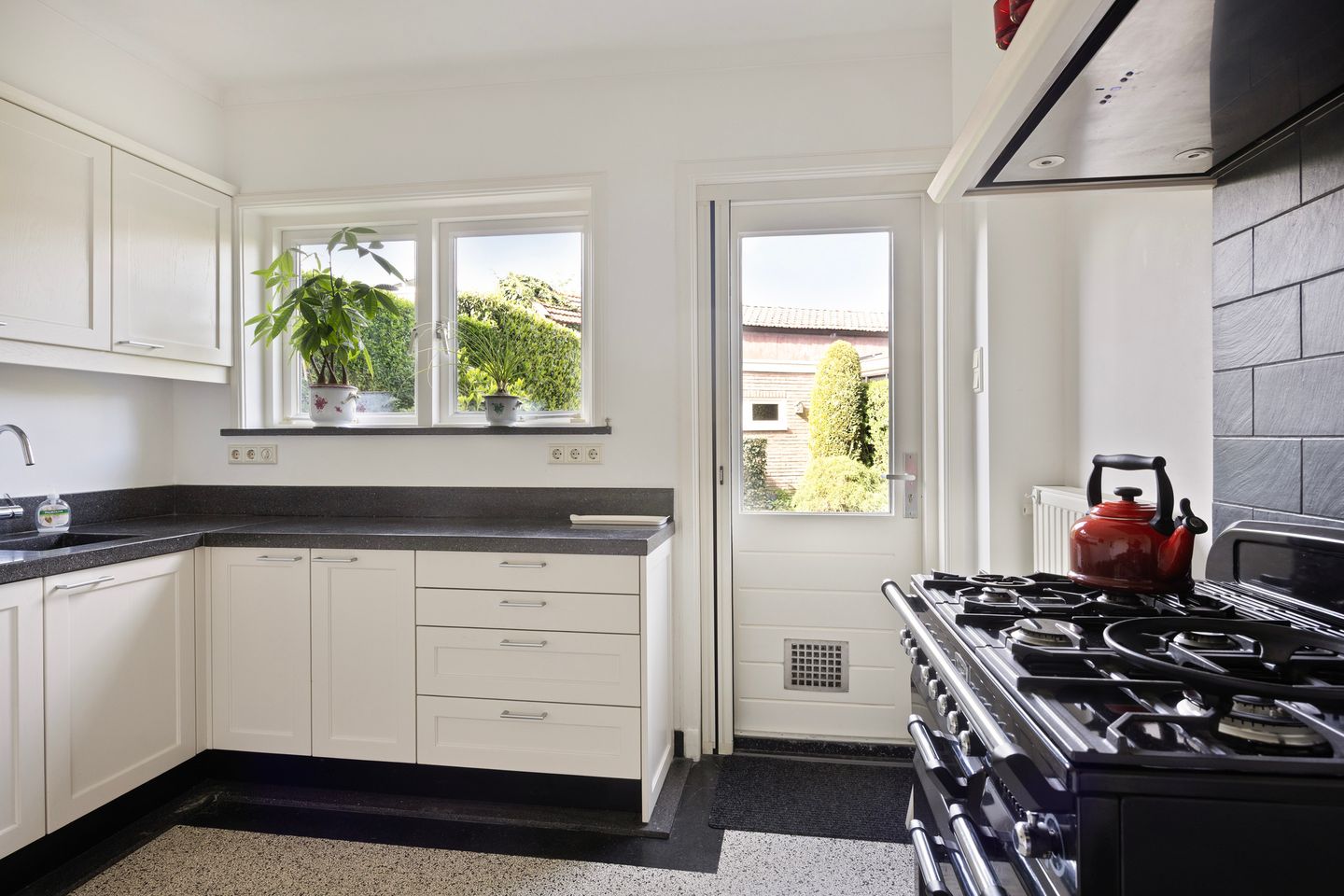 Foto 19 van Dr. Hermanslaan 34