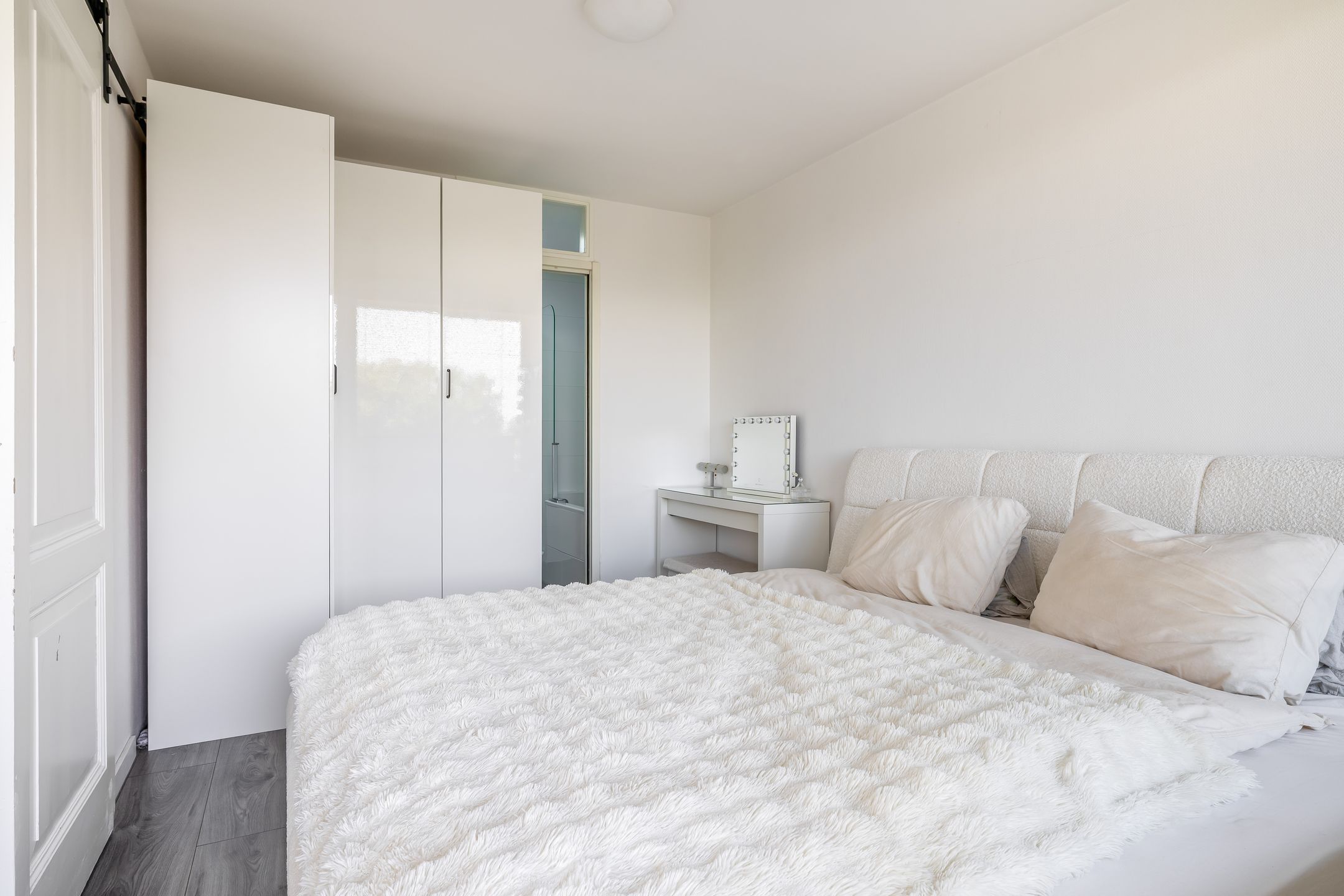 Move-in ready starter apartment with sunny south-facing balcony and private storage — 27