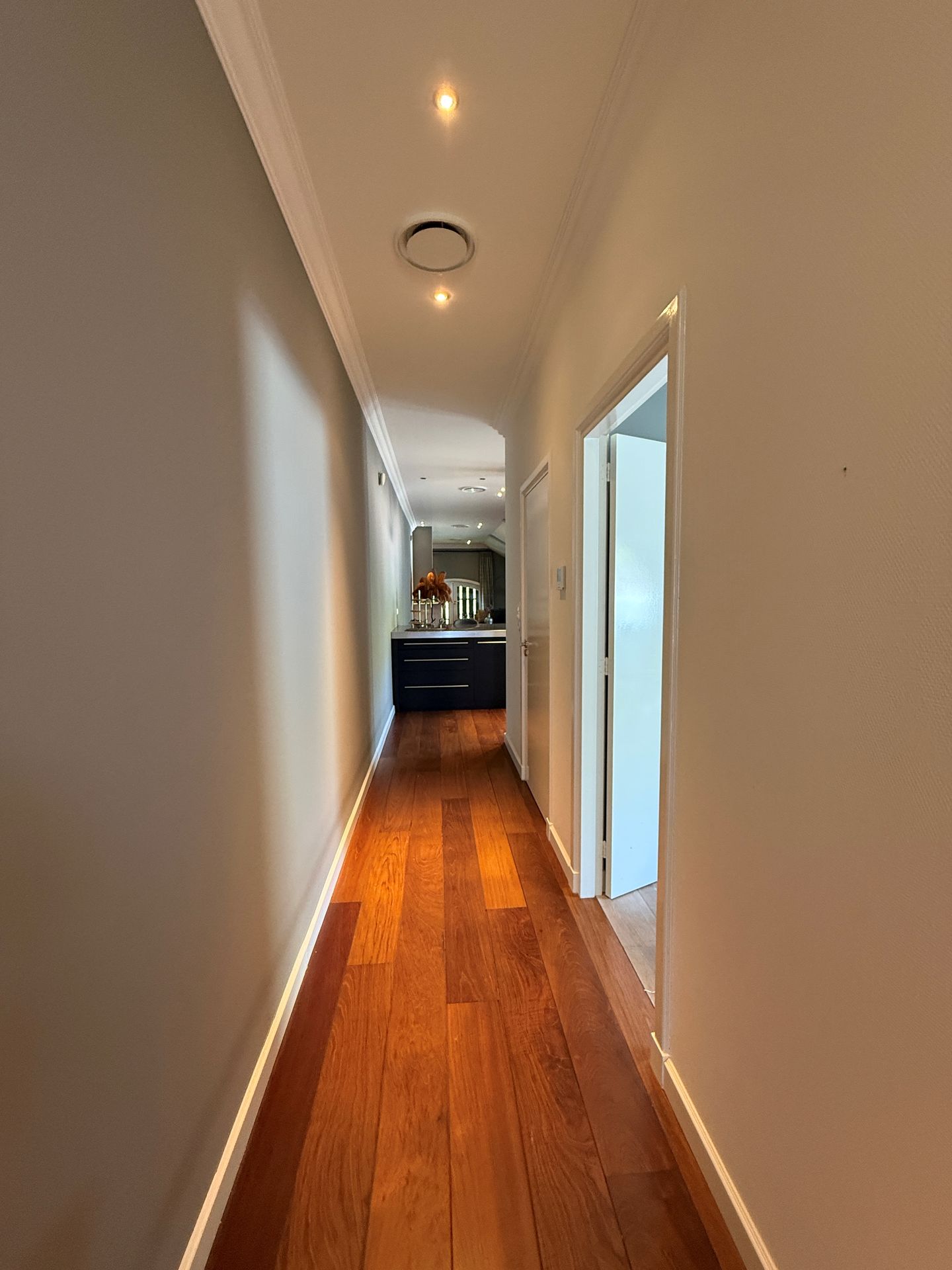 Photo 5 of Valkenburglaan 1