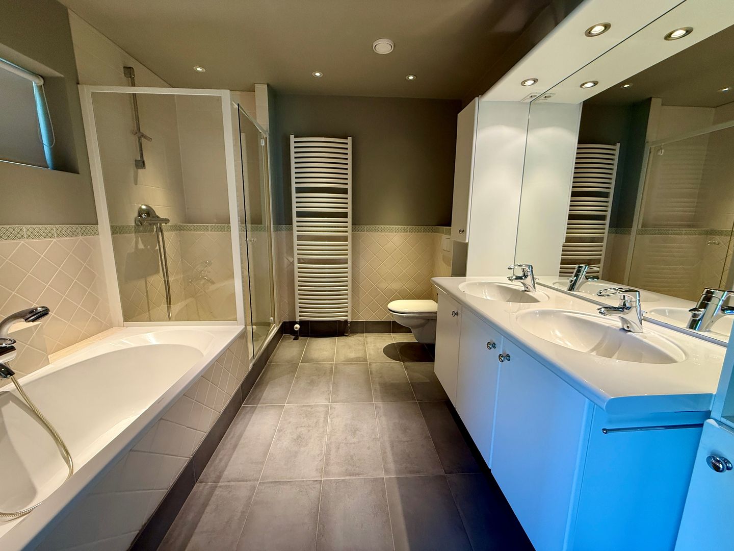 Photo 14 of Valkenburglaan 1