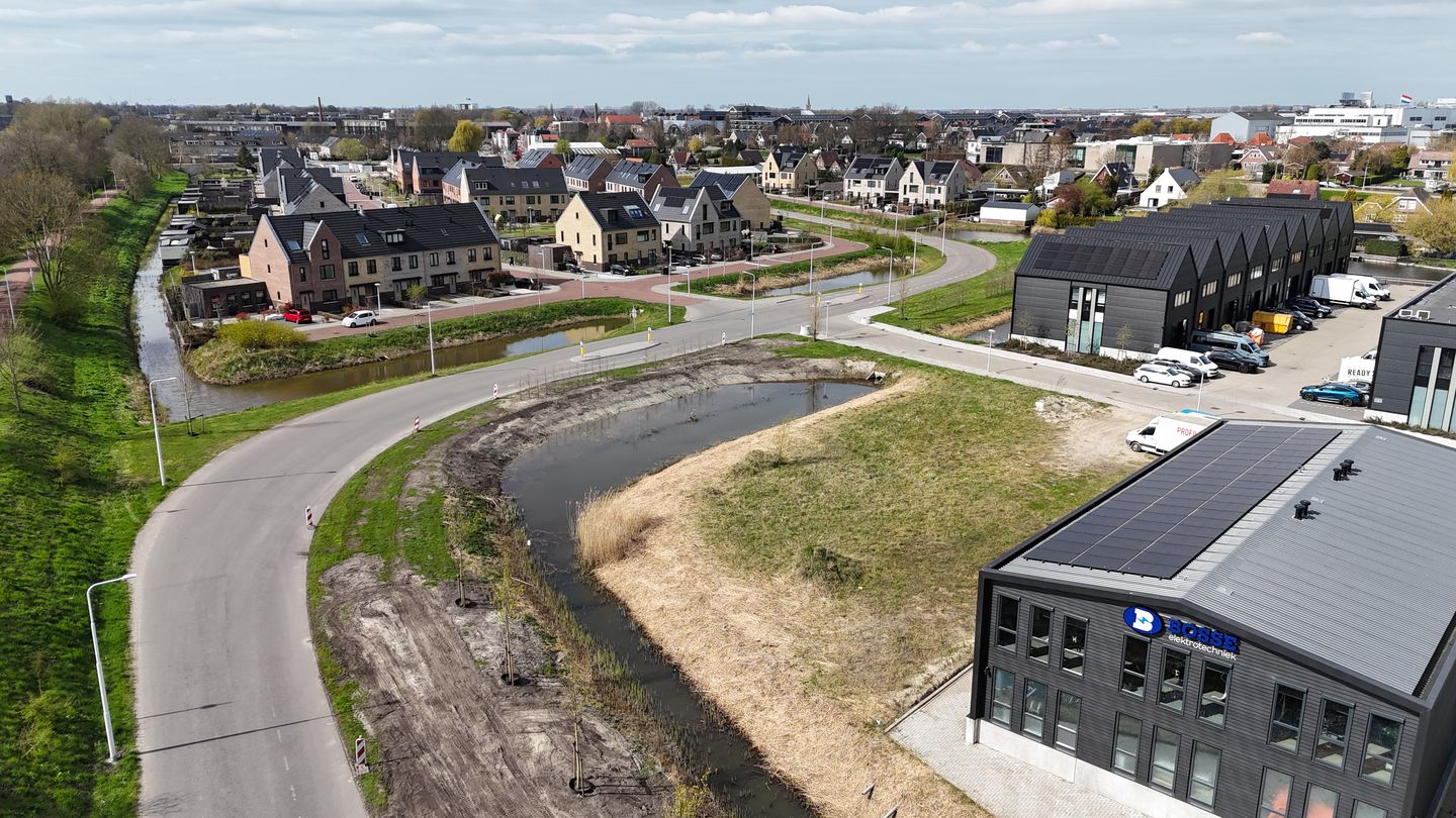 Bekijk foto 3 van Burgemeester Hoffscholteweg 2