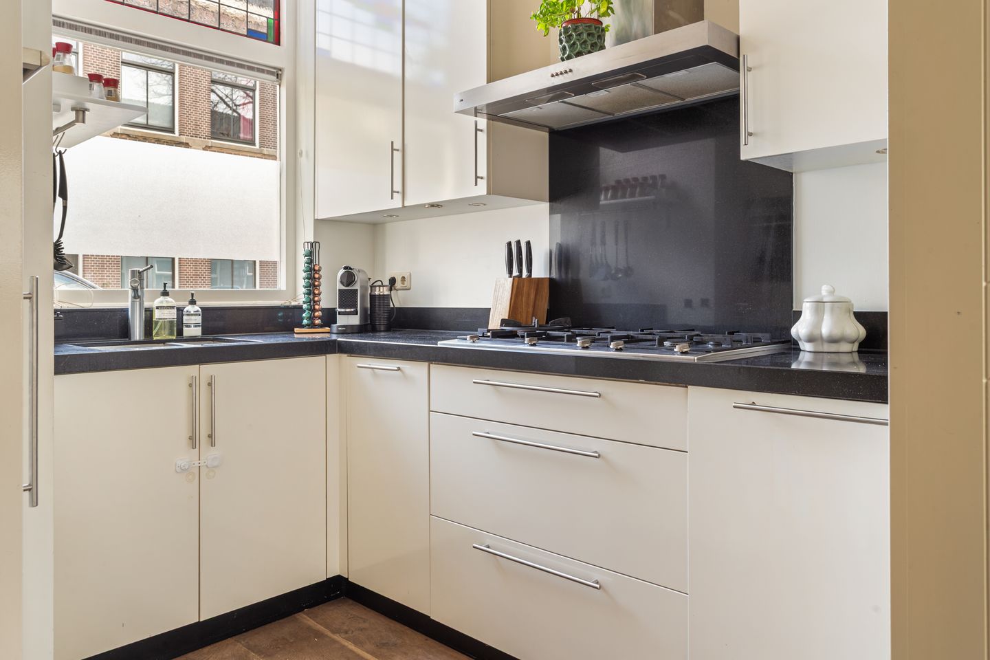 Foto 19 van Mgr. van de Weteringstraat 40