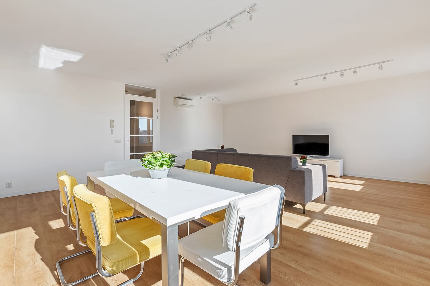 Foto 14 van Beneluxlaan 657