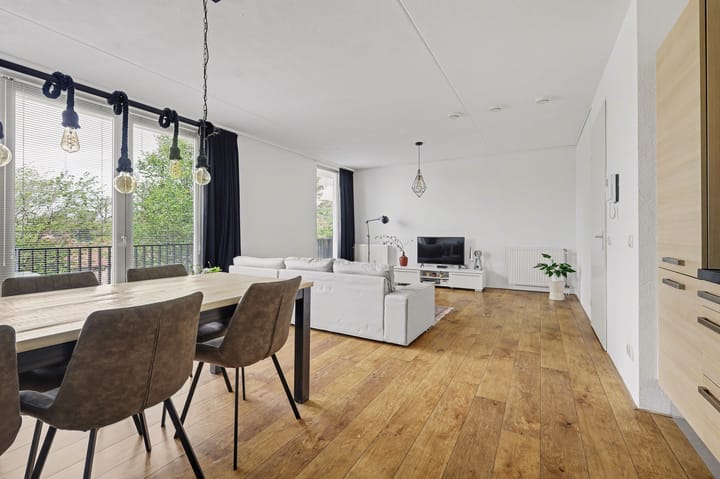 Photo 2 of Beneluxlaan 72-09