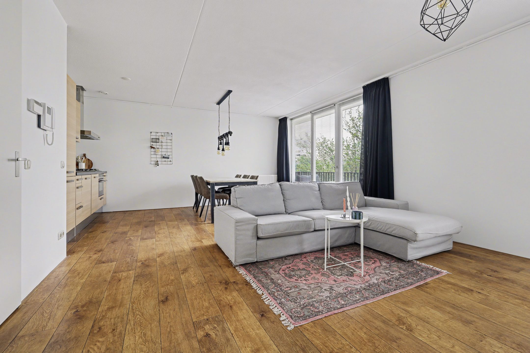 Photo 3 of Beneluxlaan 72-09