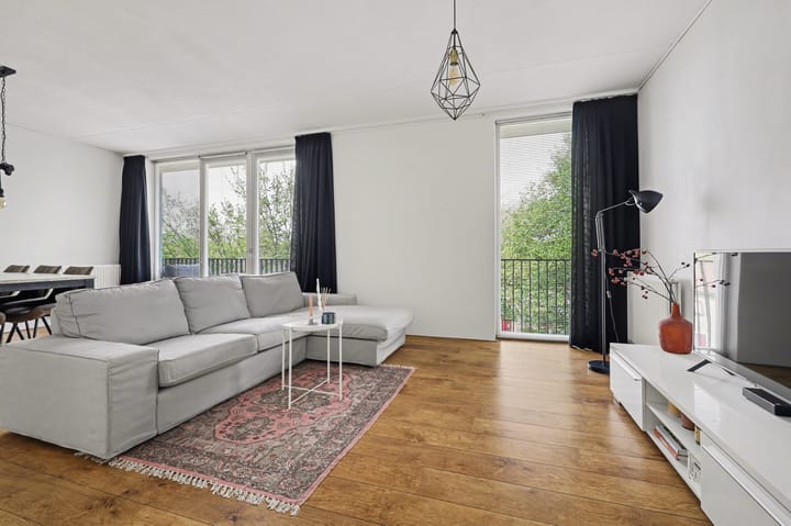 Photo 4 of Beneluxlaan 72-09