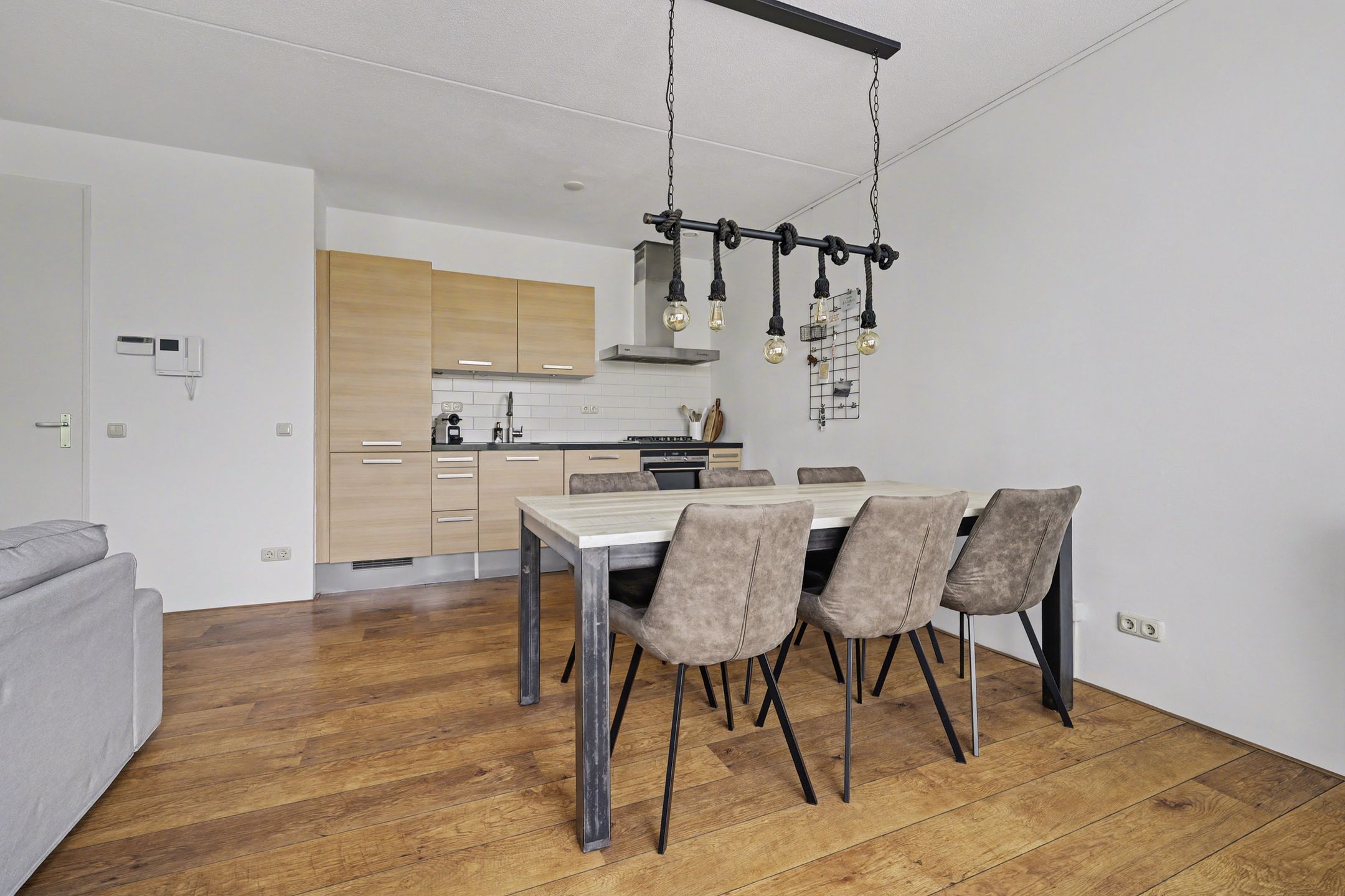 Photo 9 of Beneluxlaan 72-09