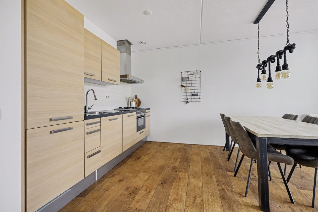 Photo 11 of Beneluxlaan 72-09