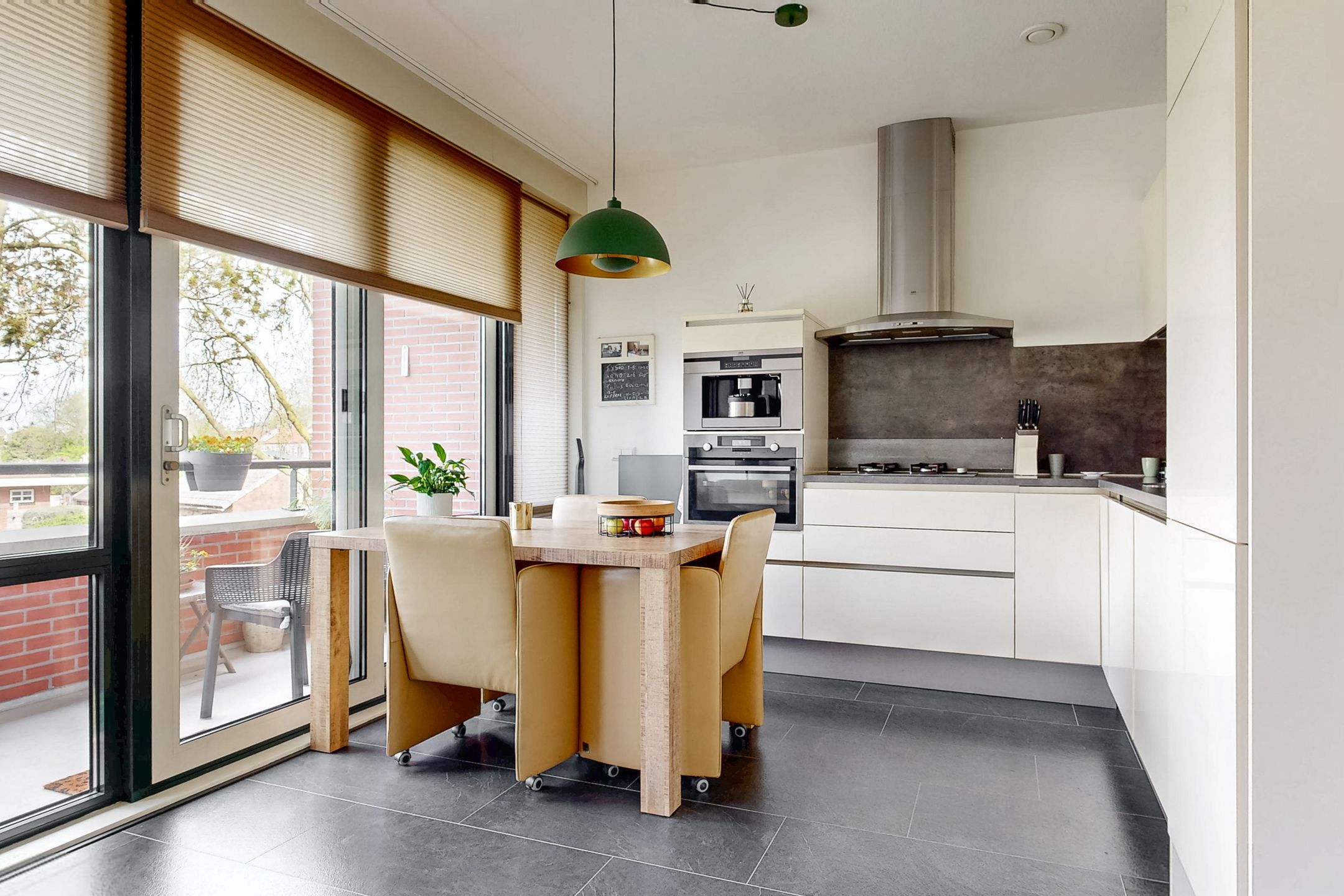 Foto 15 van Meeslaan 2-17